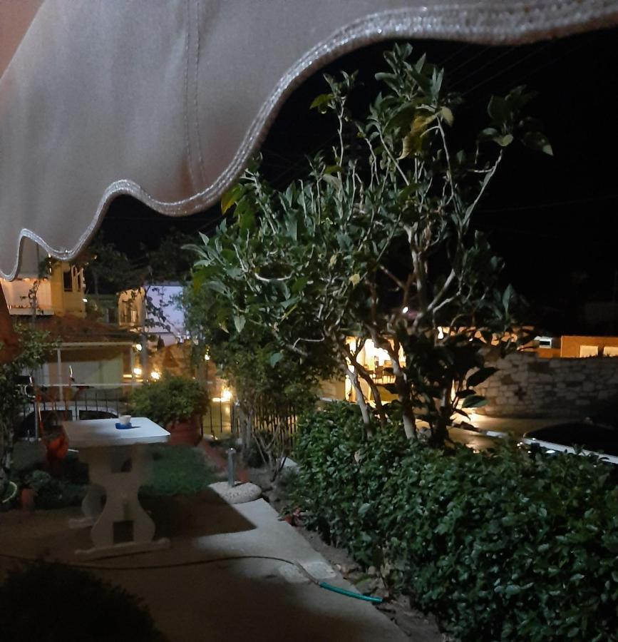 Vicky'S Guesthouse Kavos Luaran gambar