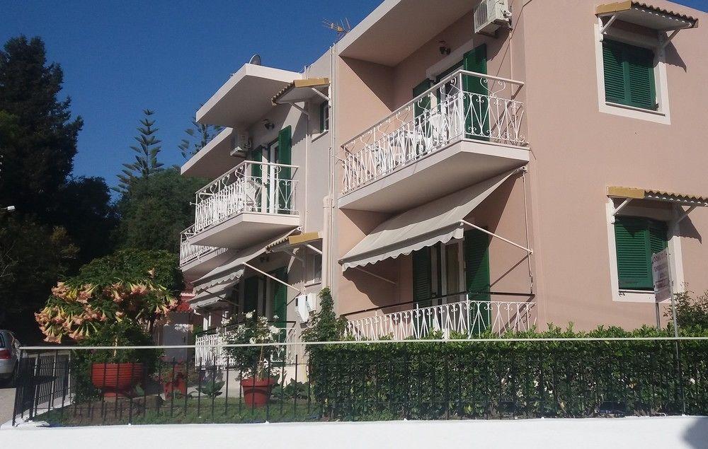 Vicky'S Guesthouse Kavos Luaran gambar