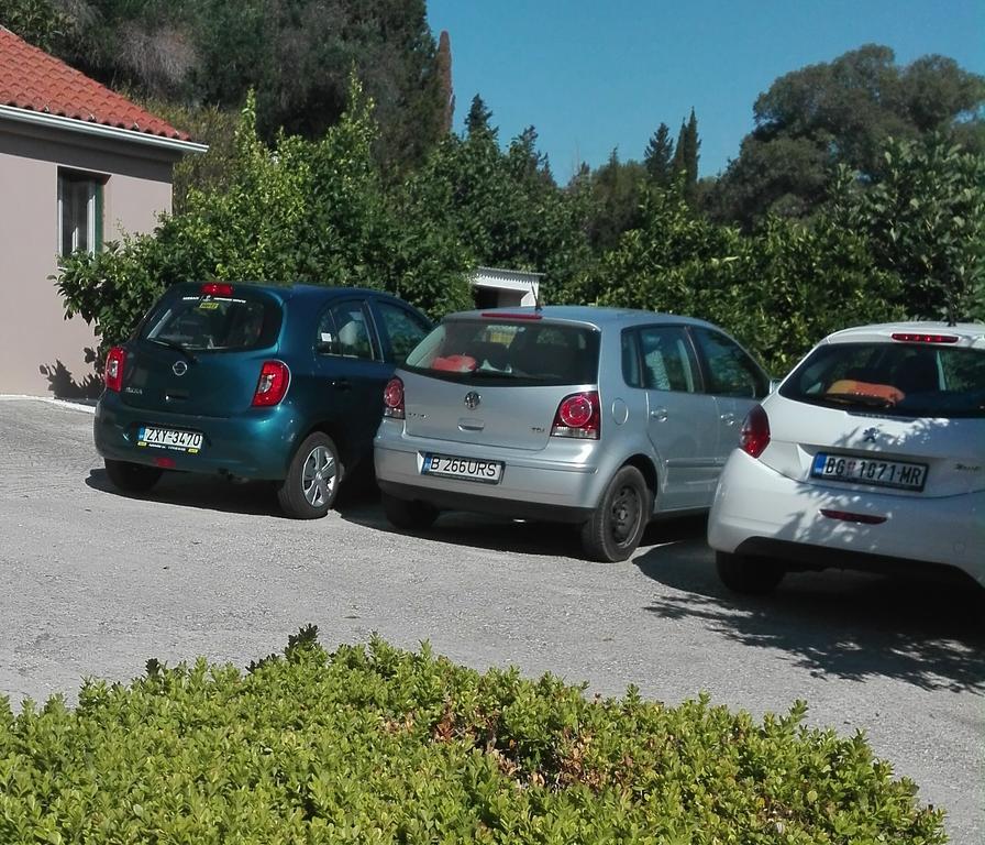 Vicky'S Guesthouse Kavos Luaran gambar